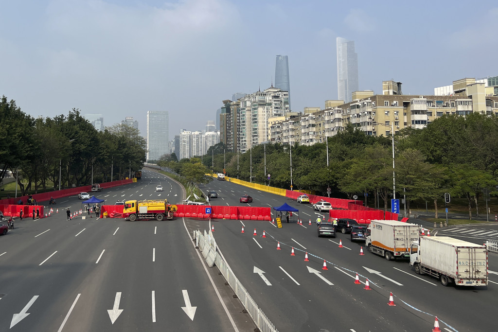 主管城市规划发生砍千年榕树事件 广州原副市长王东涉嫌严重违法正接受调查