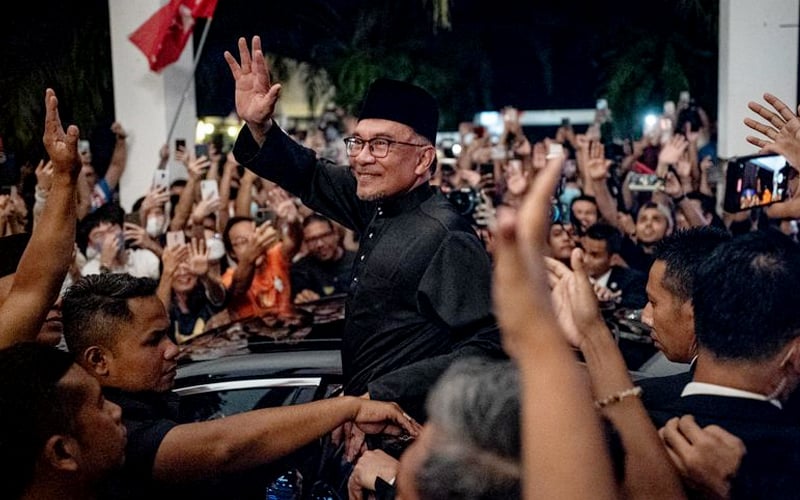 Anwar faces many pitfalls after finally becoming PM