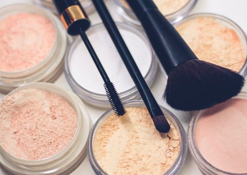 6 reasons your foundation looks cakey and flaky, and how to fix it