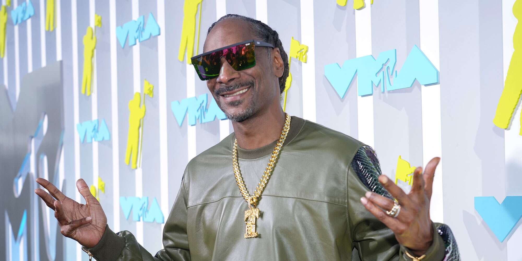 Dobby the stoned elf: Snoop Dogg shares bizarre portrait of himself as Harry Potter character