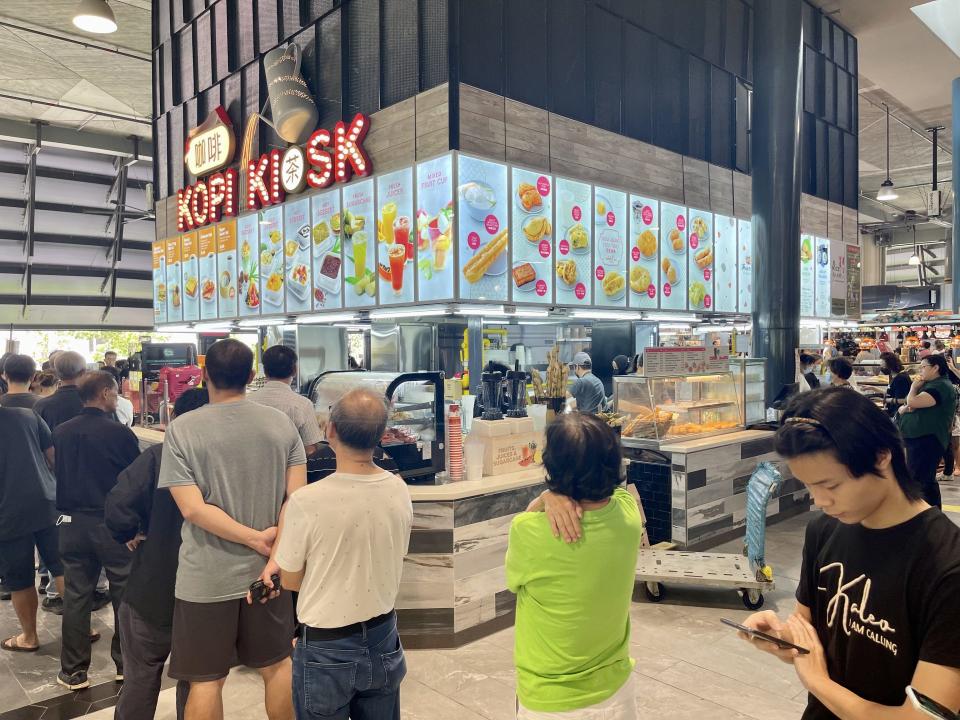 Senja hawker centre finally opens with 26 stores featuring michelin-plated & renowned hawker stalls