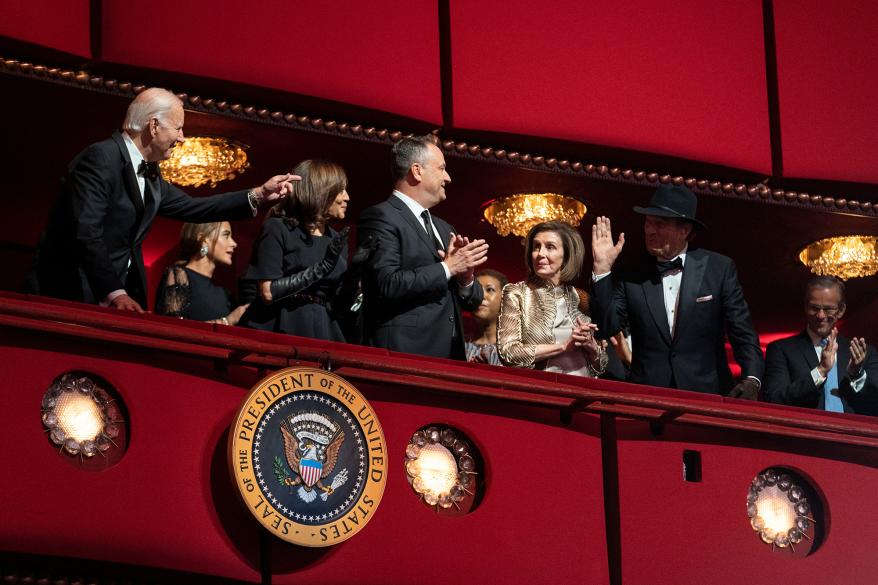 Paul Pelosi attends Kennedy Center Honors in first appearance since hammer attack