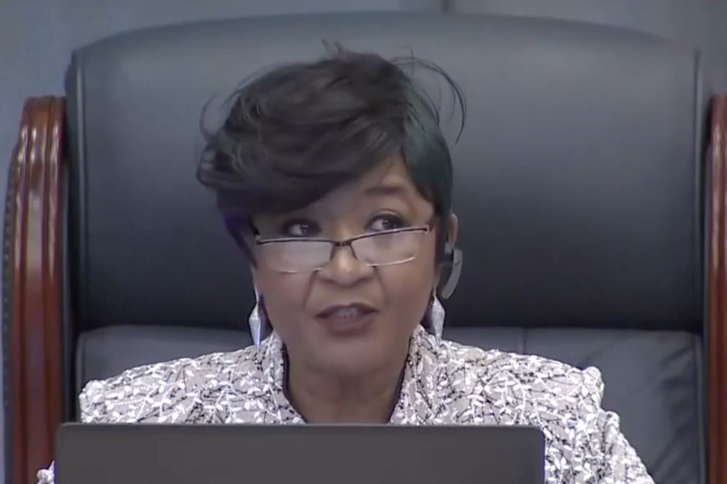 Speeding Florida vice mayor Beverly Perkins apologizes for cursing at cop during traffic stop