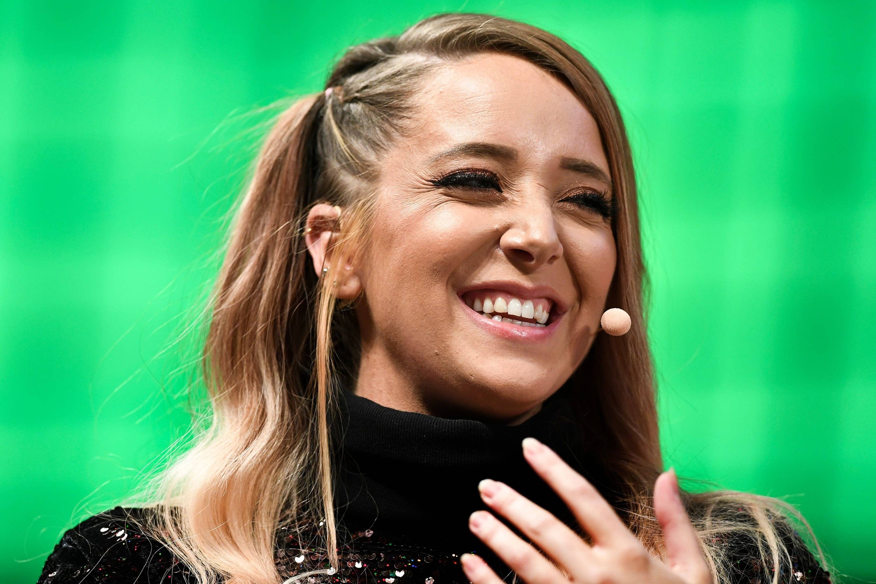 Jenna Marbles Made A Rare Internet Appearance In A Bunch Of New Photos From Her Surprise Wedding To Julien Solomita And She Is Literally Glowing