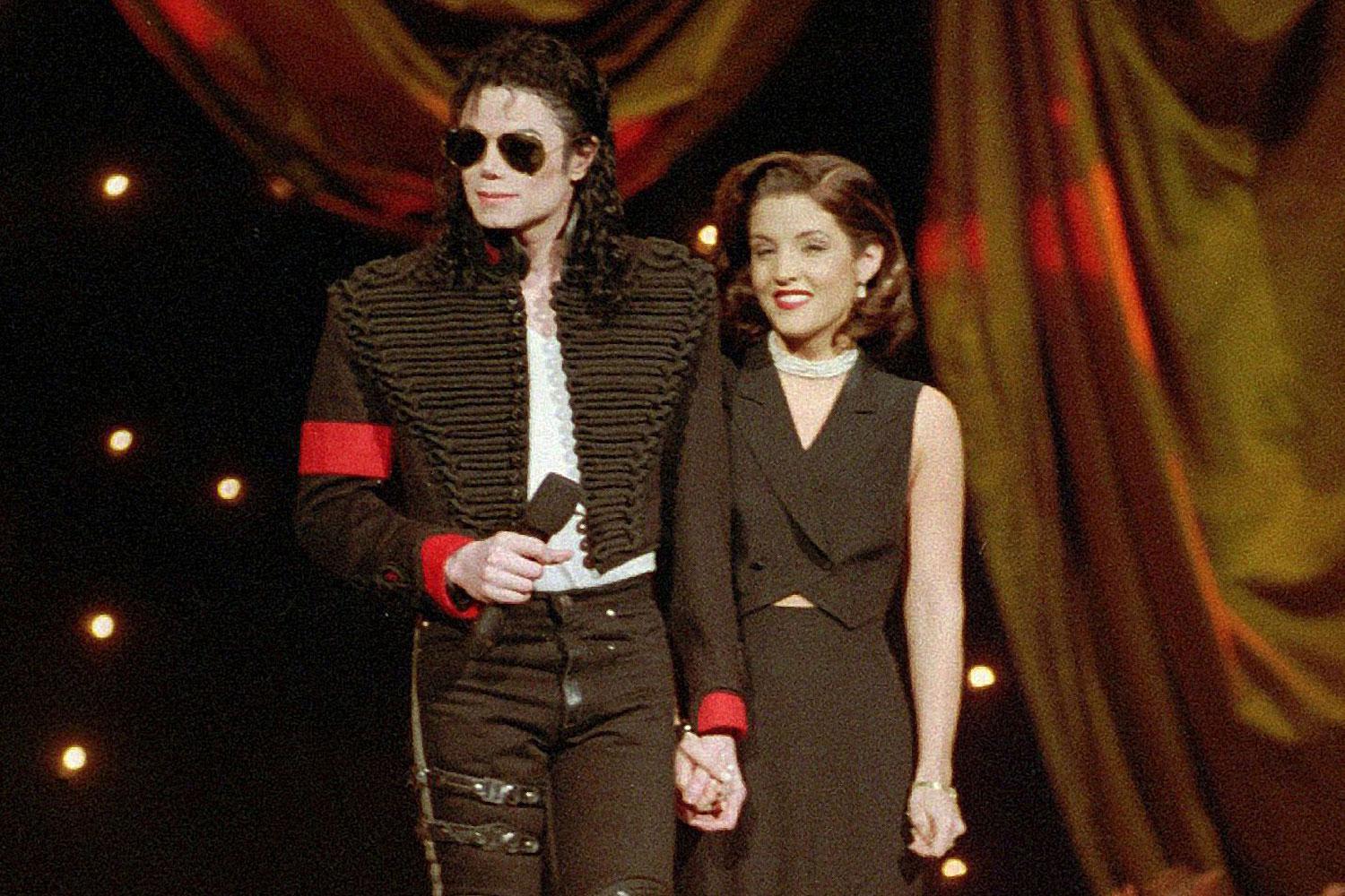Remembering Lisa Marie Presley And Michael Jacksons Turbulent 2 Year Marriage Nestia
