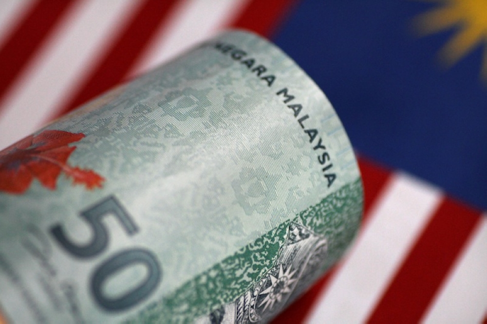 Ringgit slips as US labour data boosts dollar, Trump’s trade stance adds uncertainty