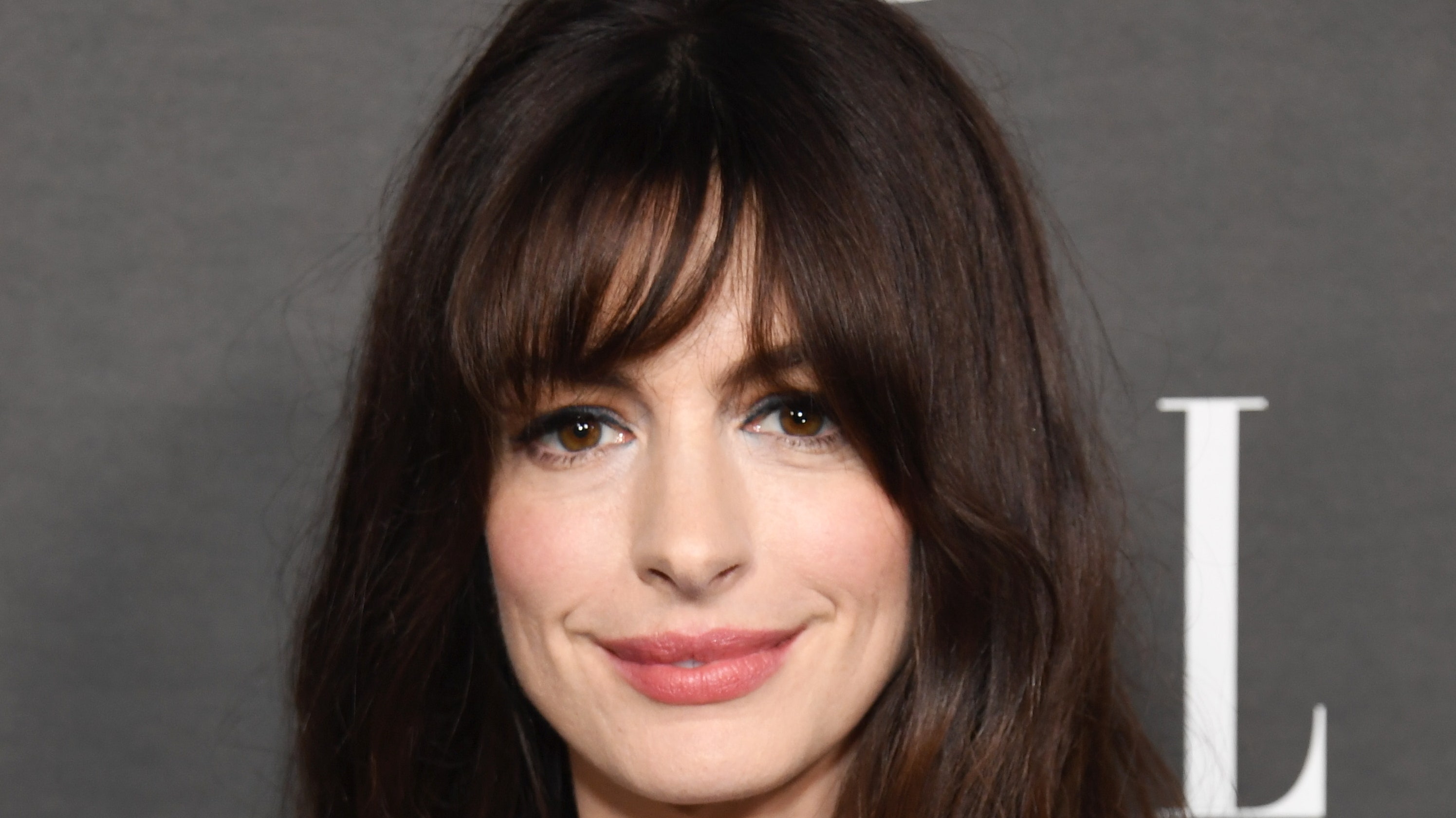 We're Demanding Anne Hathaway's Skin-Care Secrets After Her Glowing Bed Selfie