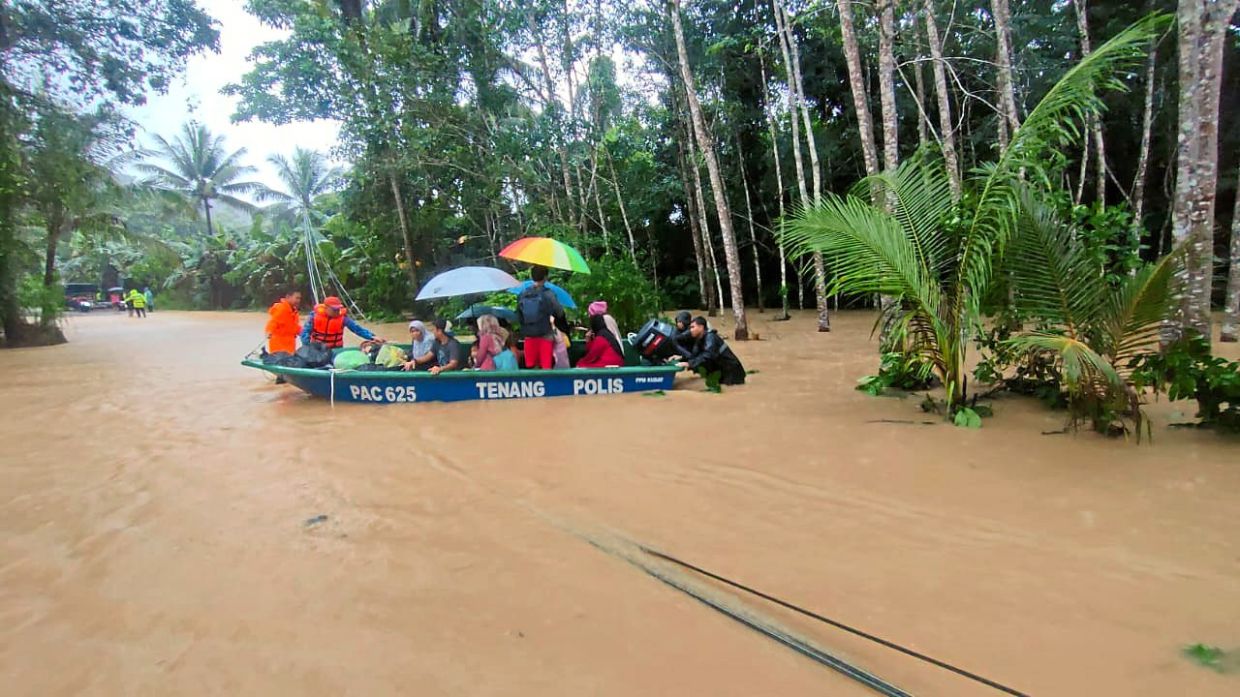 Over 250 evacuated as floods hit Sabah villages