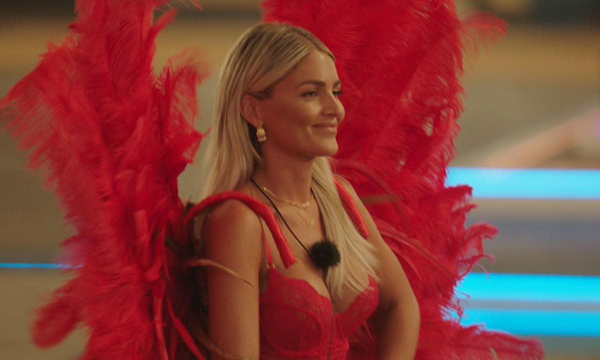 Love Island fans are convinced Claudia Fogarty has previous connection to fellow Islander