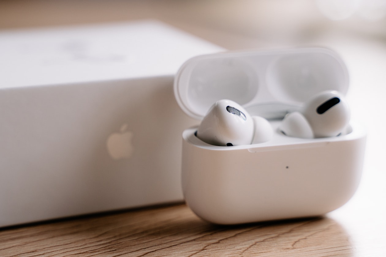 I TESTED REPLICA AIRPODS SO YOU DON’T HAVE TO