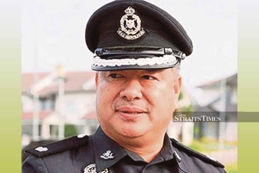Retired cop dies in Gua Musang crash