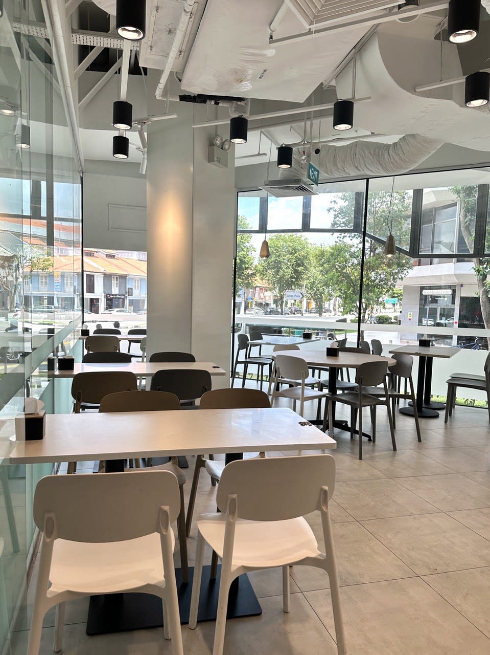 Golden Mile Complex Thai Eatery Diandin Leluk Relocates, Now Serves Value-For-Money $8.90 Lunch Sets