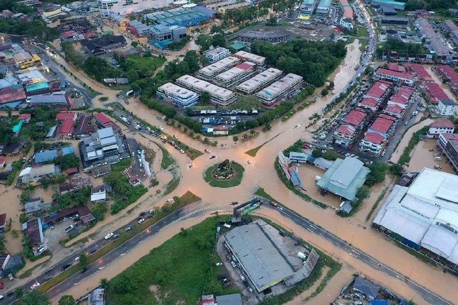Flood: 35 victims evacuated, seven areas impassable in Penampang