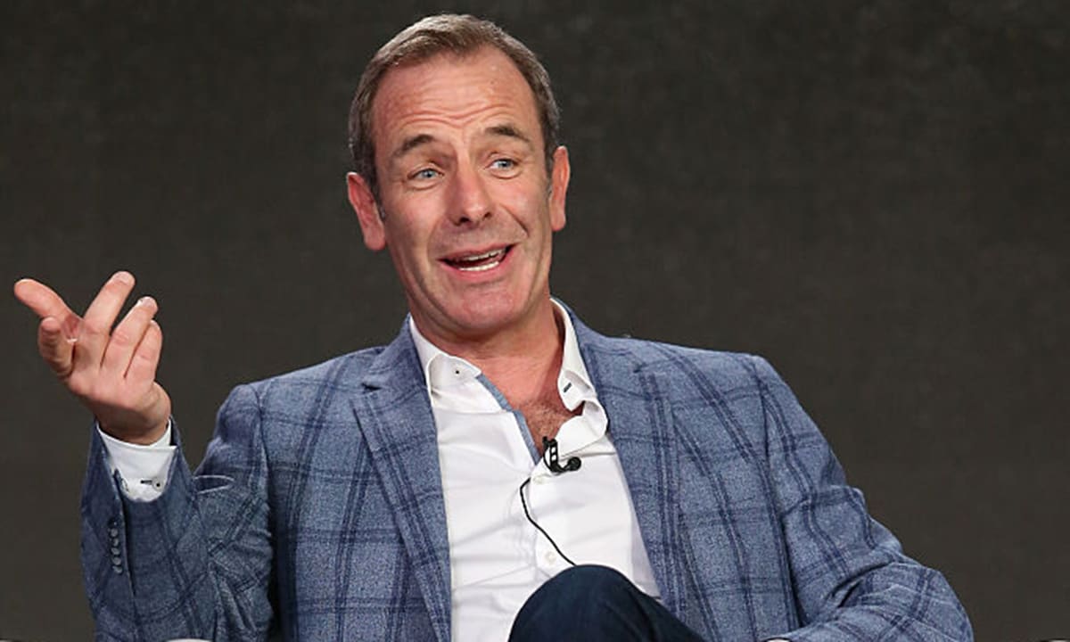 Robson Green's 'tough' dad's shocking reaction to childhood bully