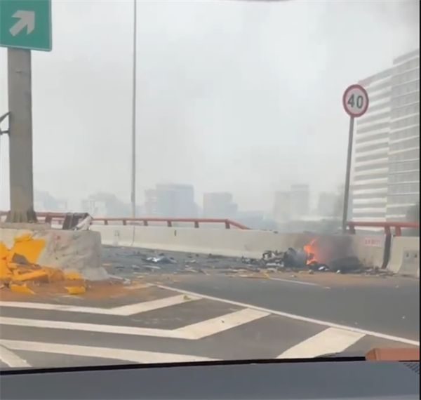 上海中环内圈发生单车事故官方通报：车辆起火翻滚地面驾驶员死亡