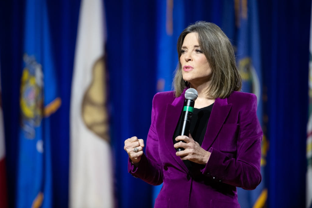 Marianne Williamson confirms she will enter 2024 presidential race as Dem challenger to Biden