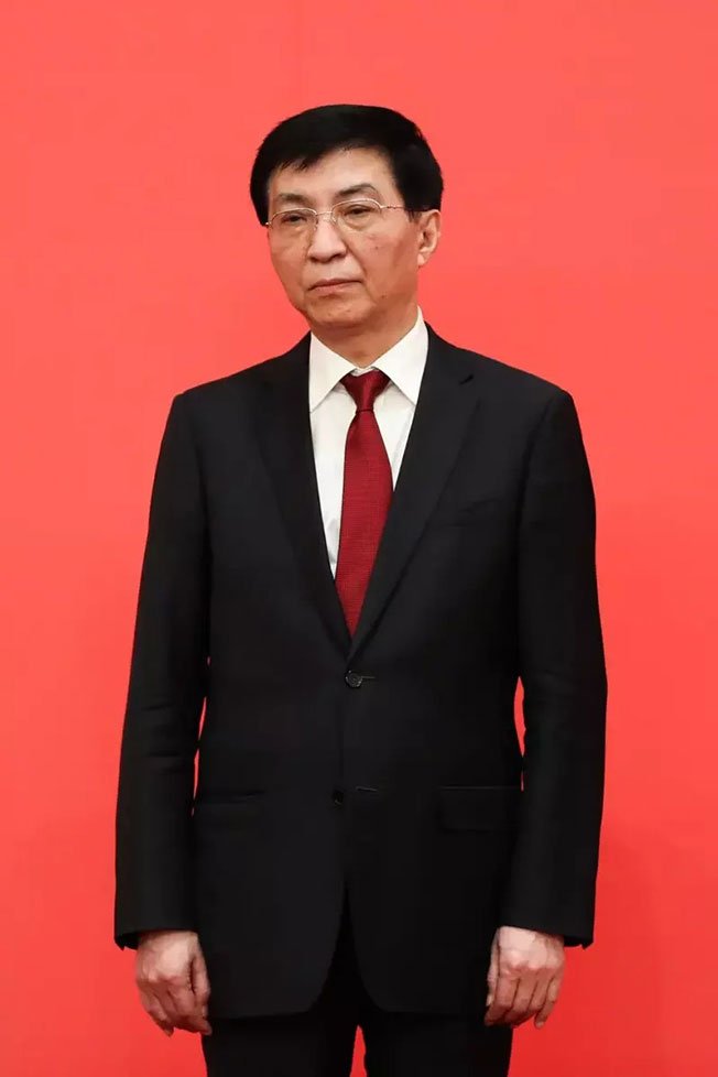 王沪宁主持主席团会议 胡春华 梁振英获选常务主席