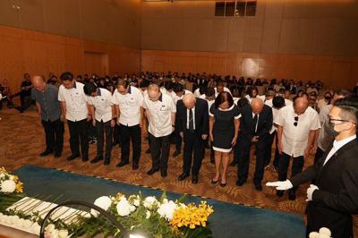 Dr Wee, MCA leaders pay last respects to former president Lee San Choon