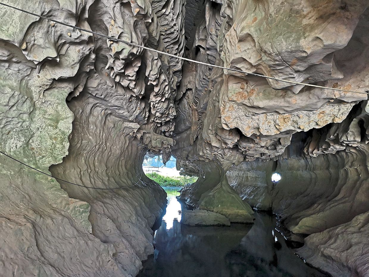 Former schoolmates go on caving adventure in Perak's Lanno Valley