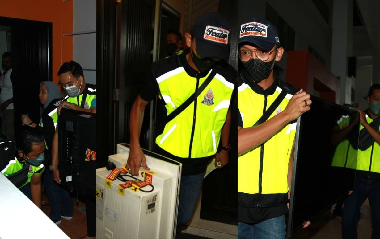 MBPJ officers come a-calling to seize property from assessment defaulters in Damansara Perdana