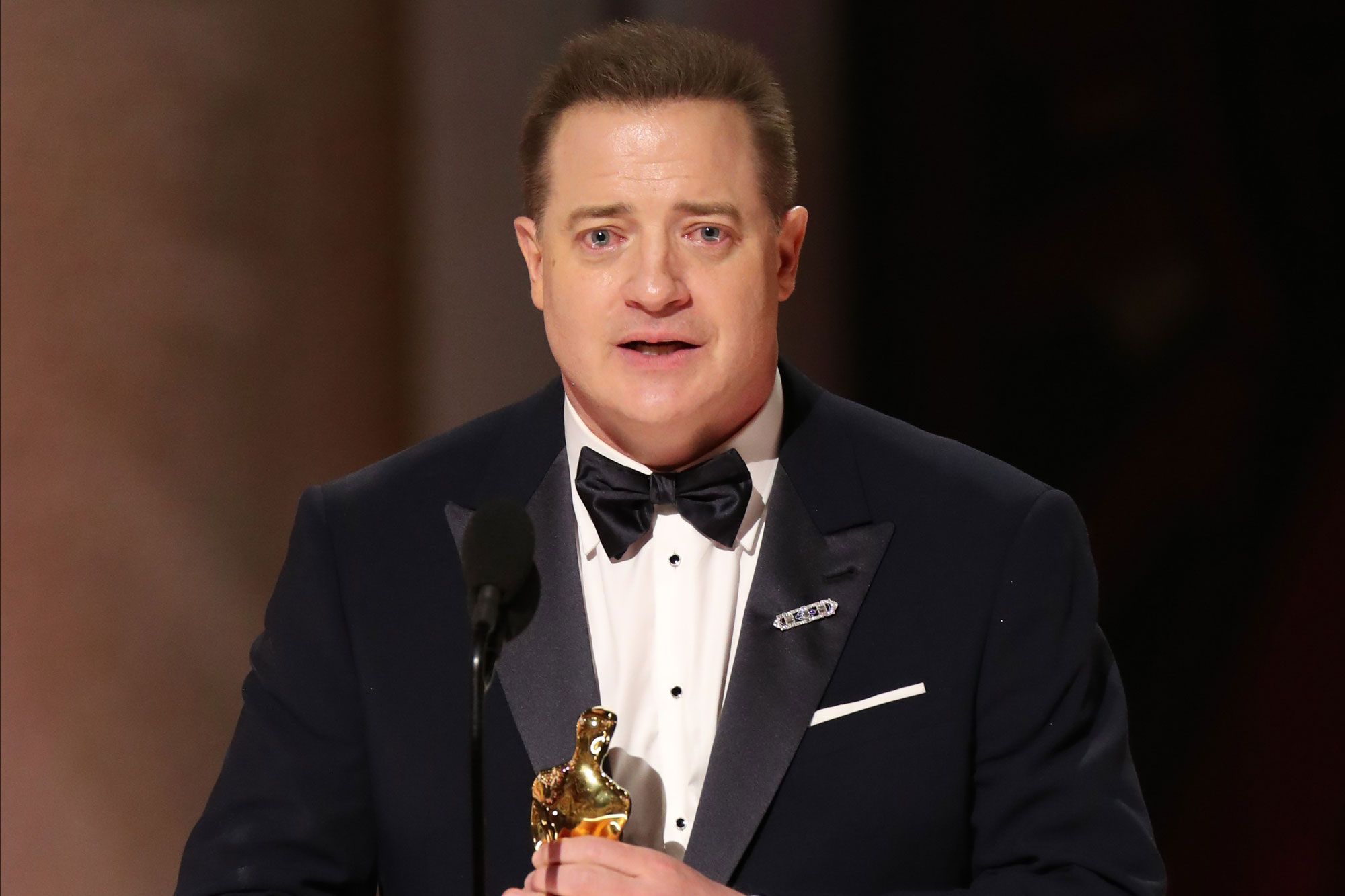 Brendan Fraser wins Best Actor Oscar and can't stop making whale