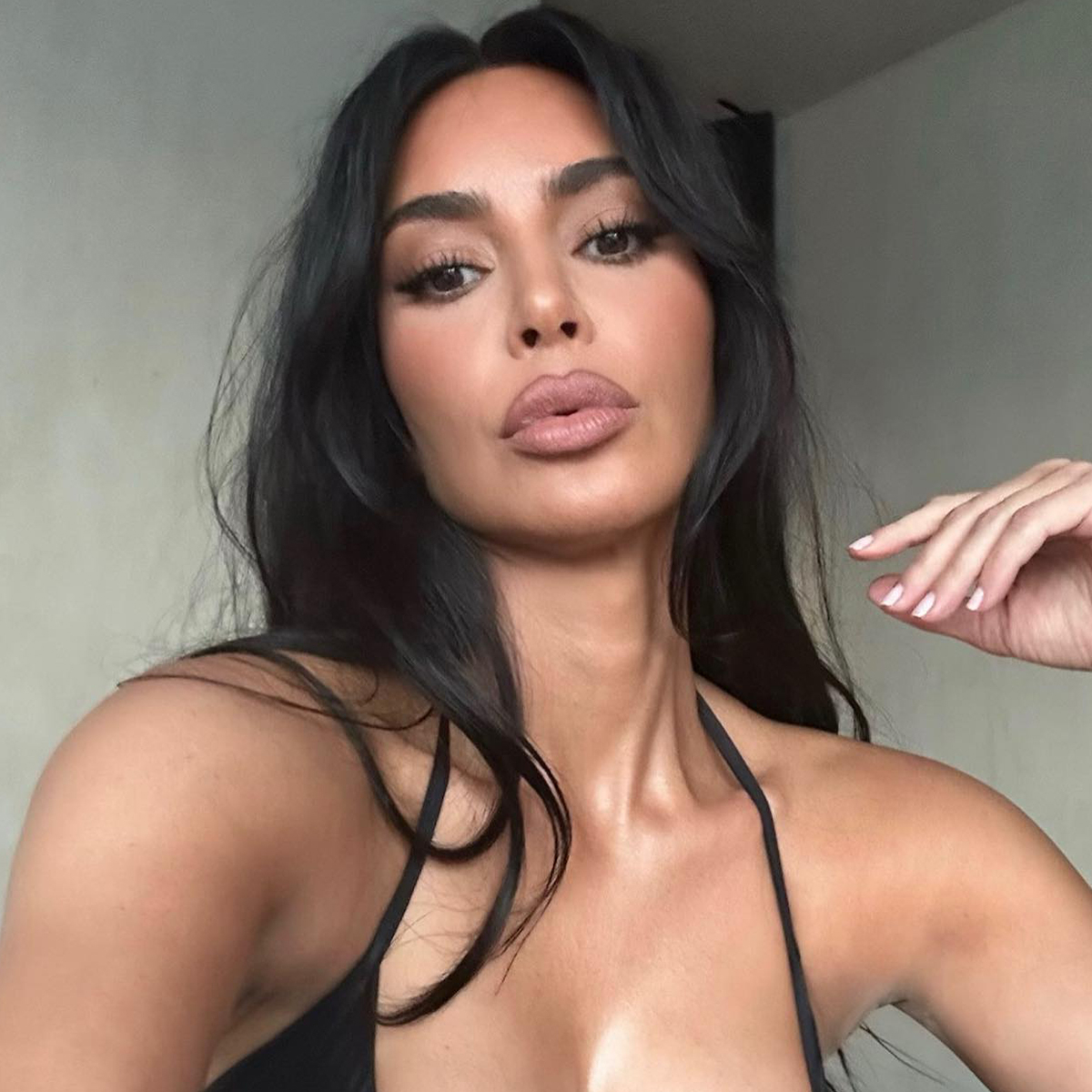 Kim Kardashian Takes a Style Cue From Sister Kourtney With New Bob Hairstyle