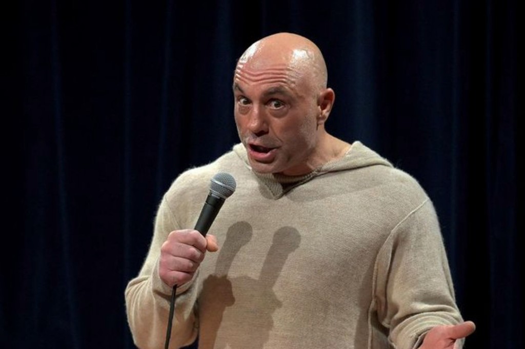 Joe Rogan drinks Bud Light amid ‘goofy’ Dylan Mulvaney backlash