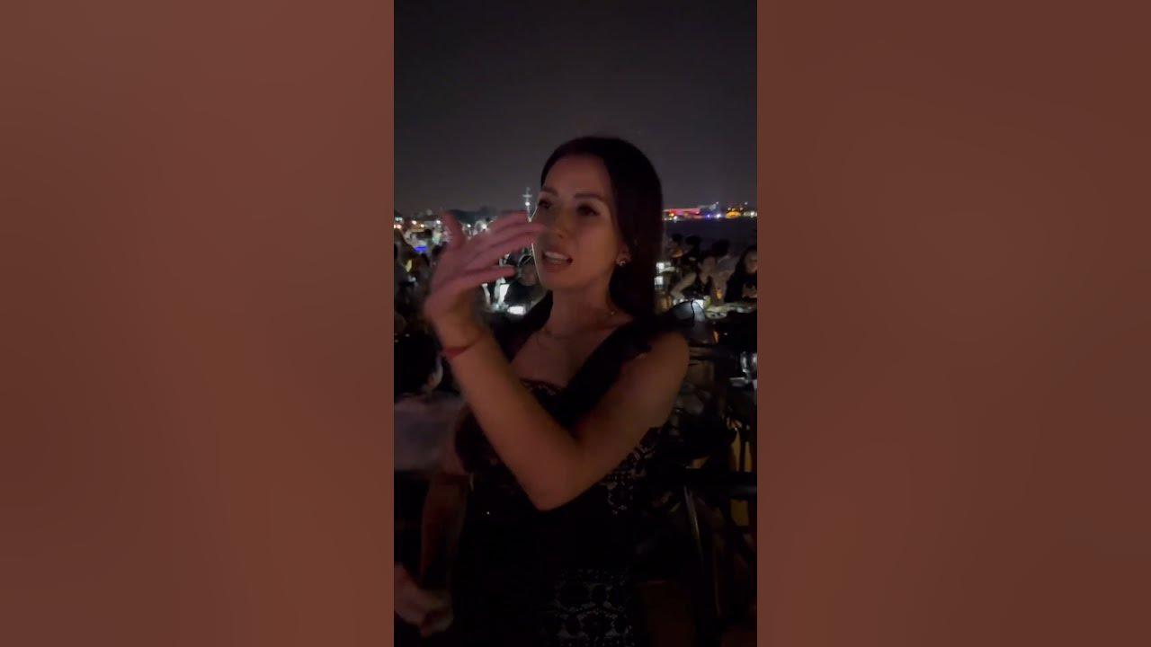 Puy Roti Lady Bangkok Shows Her Dancing Skills🔥 #shorts