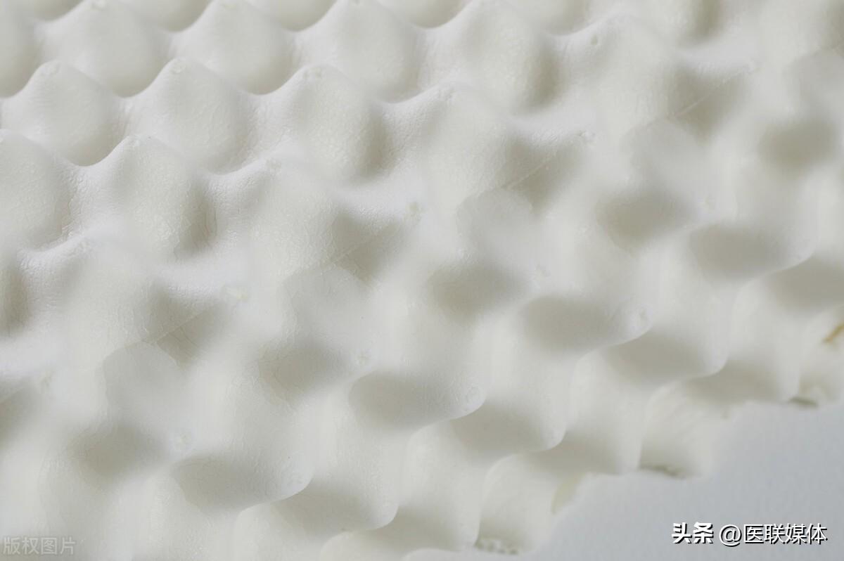 乳胶枕含“有毒物质”，会致过敏和癌症？经常用的来看看