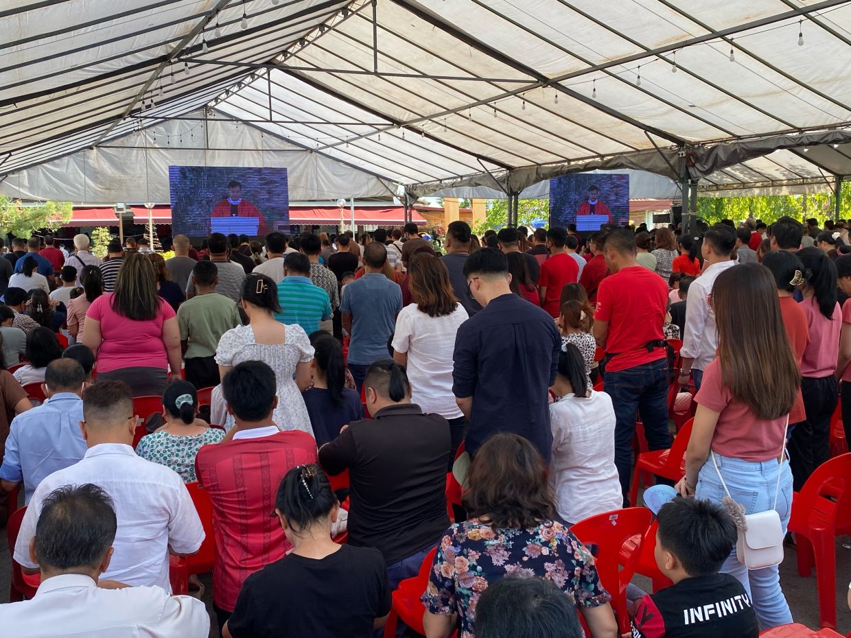 Thousands flock to Sabah churches on Good Friday