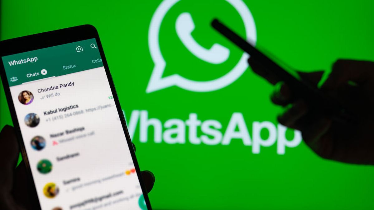 Sneaky WhatsApp trick lets you read full message without even opening it