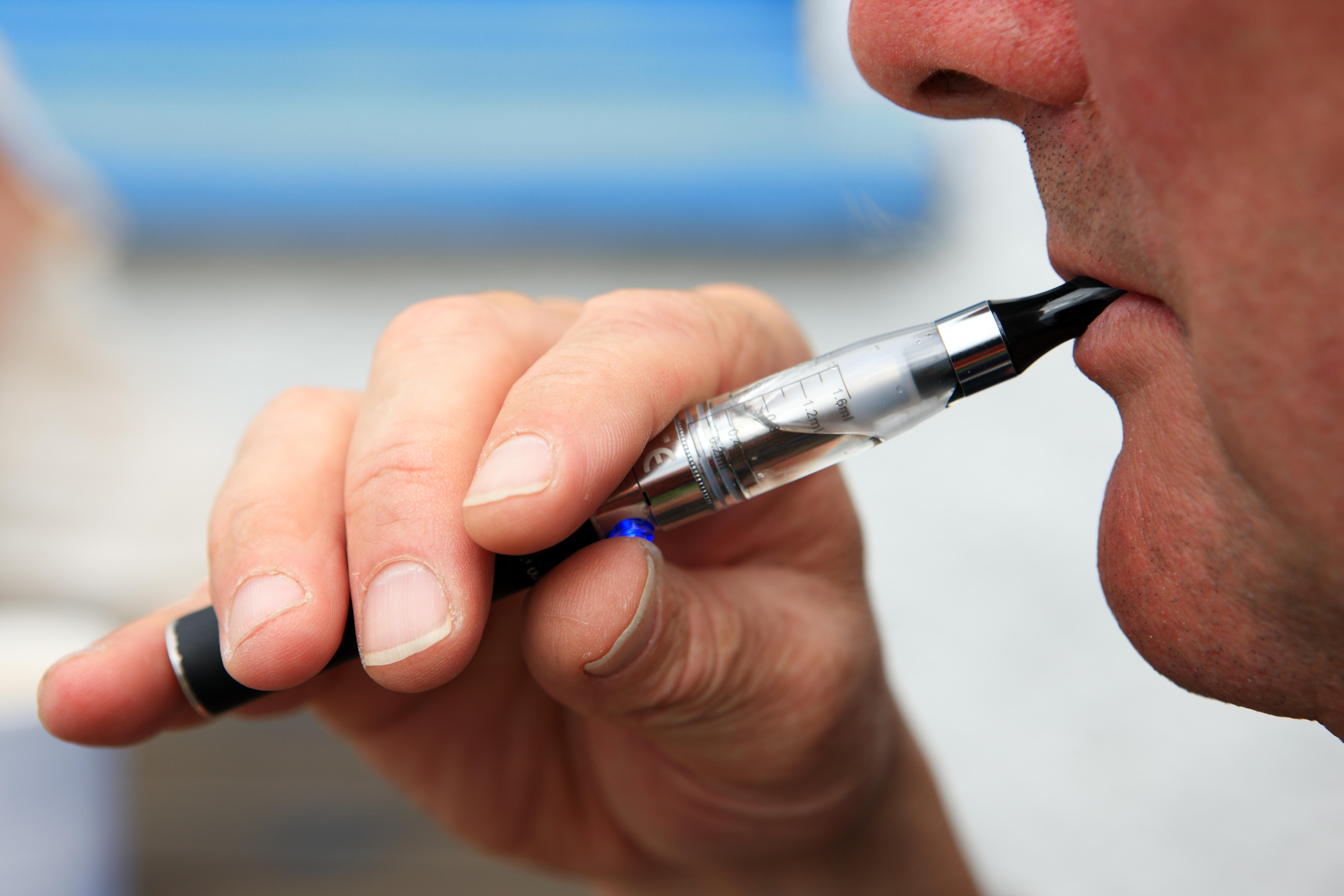 Free vapes to be given out in first of its kind anti-smoking drive