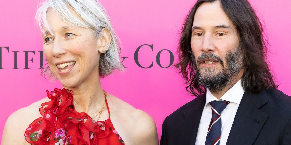 Keanu reeves and girlfriend alexandra grant get passionate at la art gala