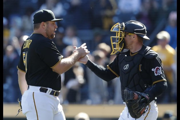 Streaking Pirates look to keep rolling vs. Reds