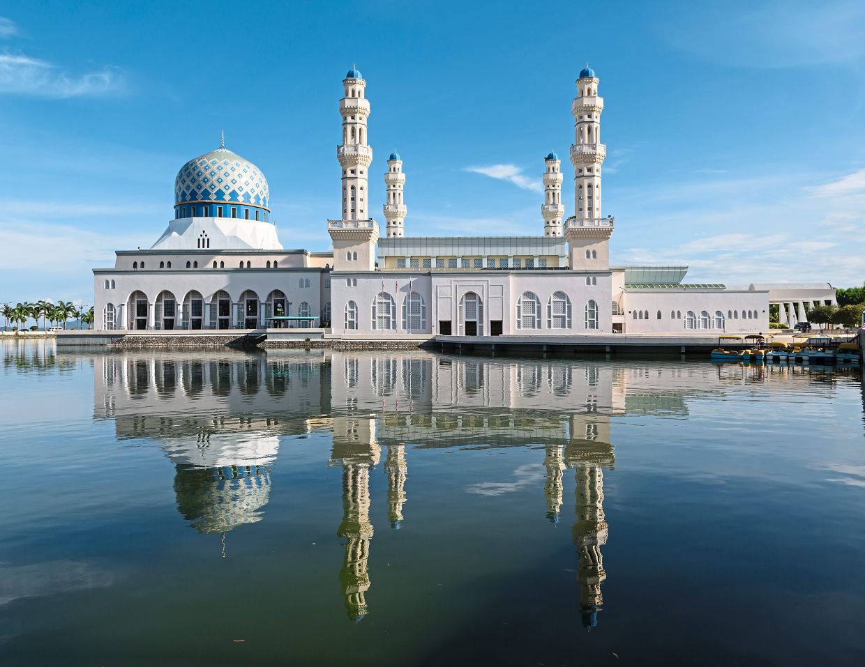 7 beautiful mosques in Malaysia that are also architectural wonders