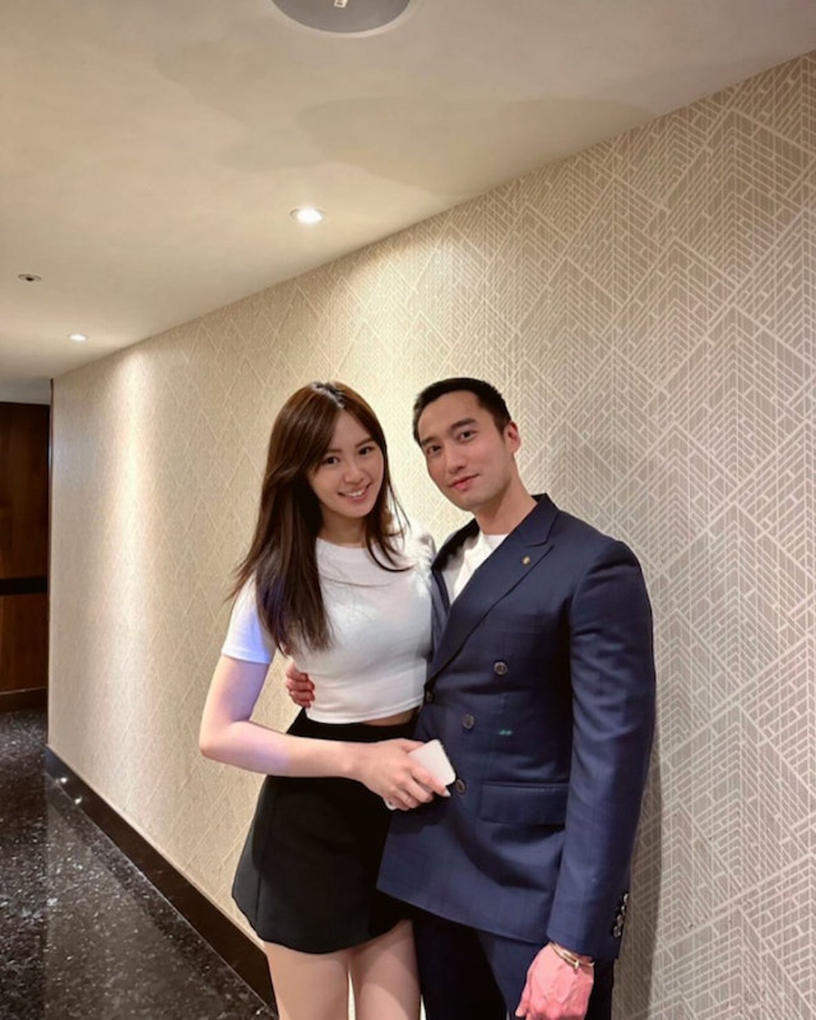 前夫第三任辣妻正脸曝光 高颜值不输阿娇