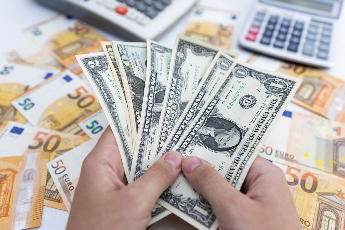Managing dollar weaponisation