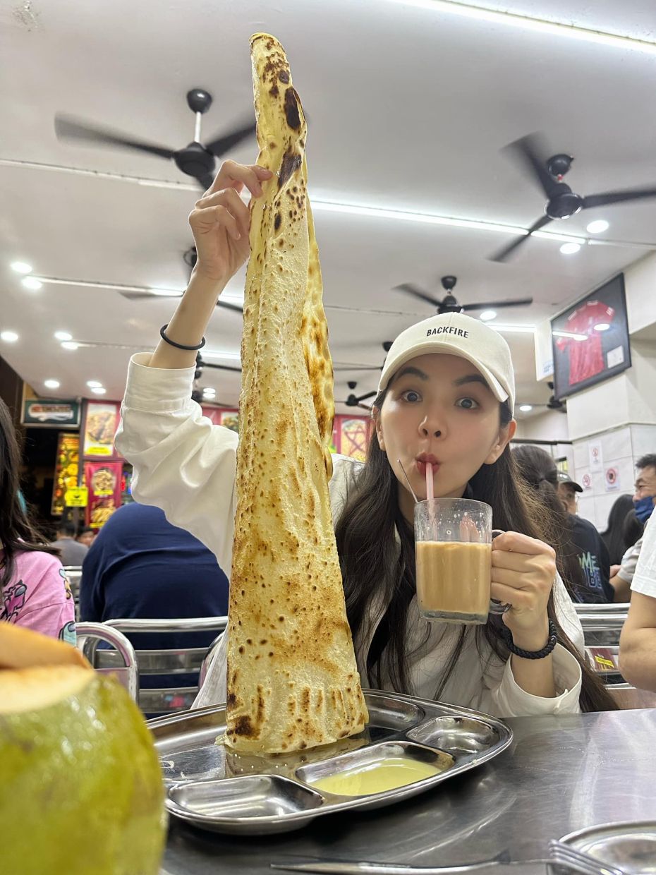 Taiwanese singer Ella Chen enjoys roti tissue, bak kut teh while in Malaysia