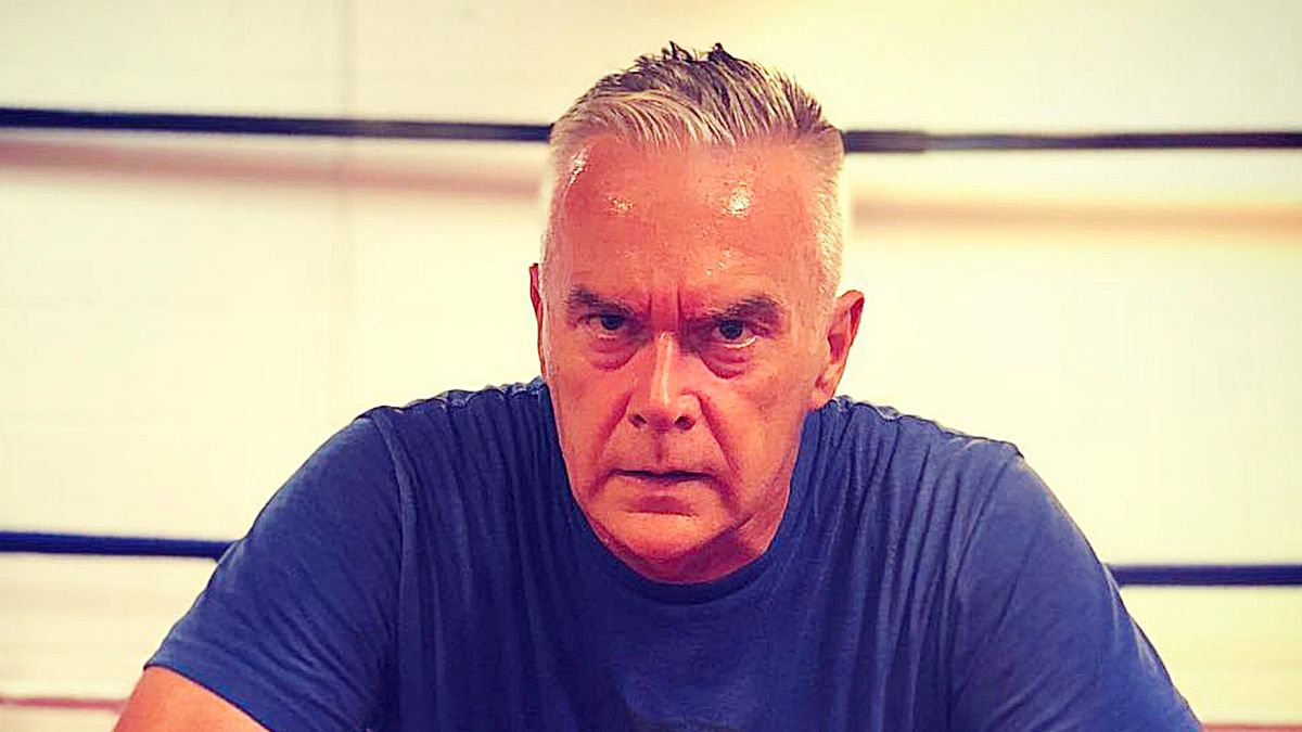 Clive Myrie praises colleague Huw Edwards' 'stunning' new physique after fitness drive