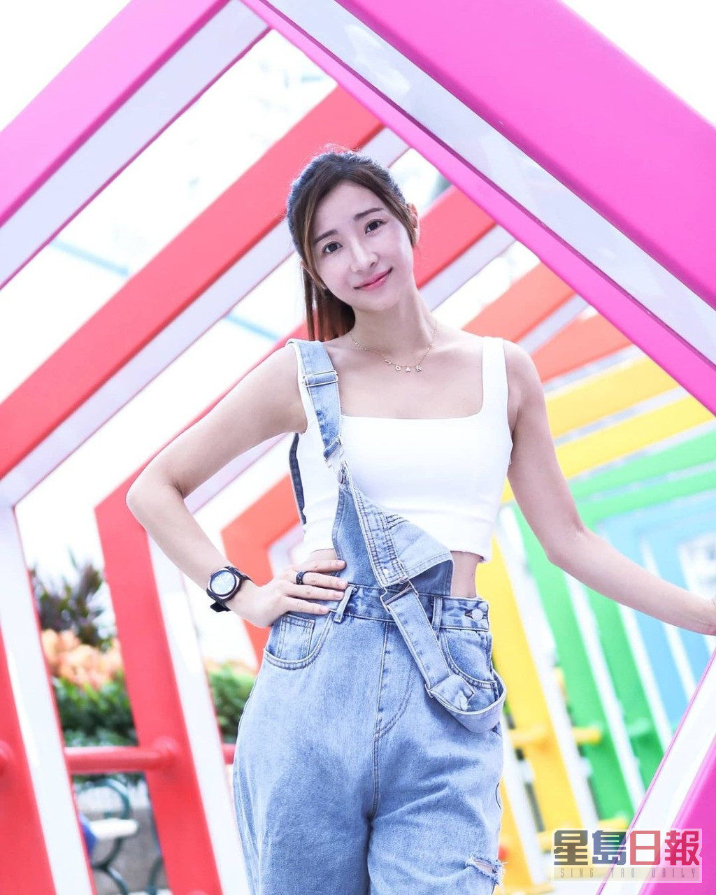 东张女神利颖怡火辣S曲缐好「凸」出 採访积极多次受袭无畏惧网民印象深