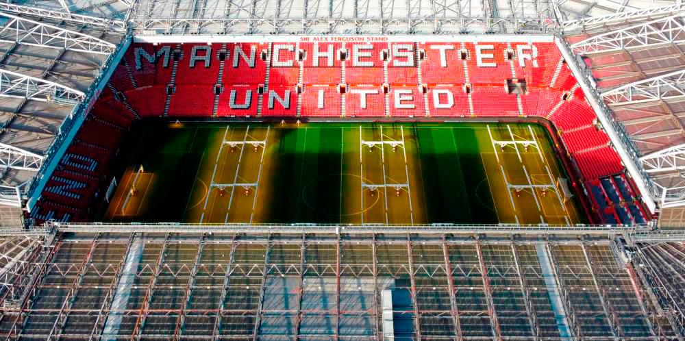 Troubled Man Utd still world's biggest club says Coventry boss Robins