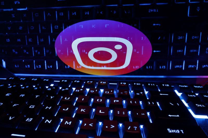 Instagram prepares Twitter competitor for summer release - Bloomberg News