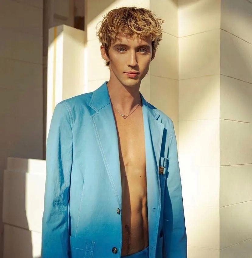 Troye Sivan 戛纳电影节超帅造型，颜值太高了