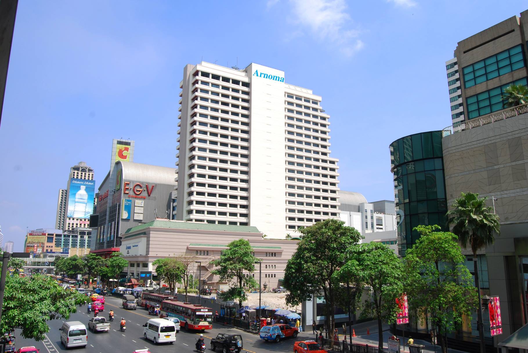 Woman books Bangkok hotel before reading bad reviews, now wants to cancel without penalty