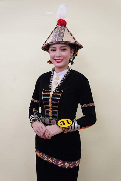 Papar’s Carol Abbey Gail crowned as Unduk Ngadau 2023 winner