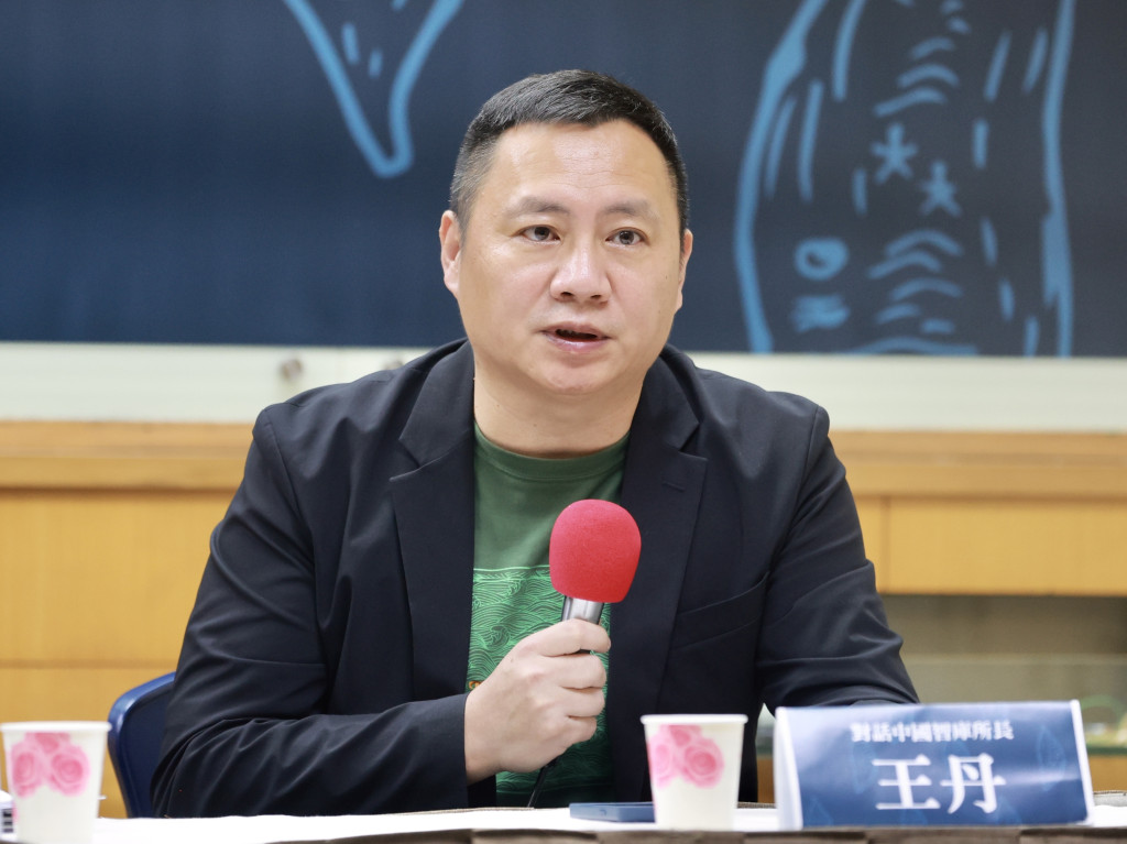 王丹涉性骚扰│爆料者披露更多细节 公开王丹住所内部照