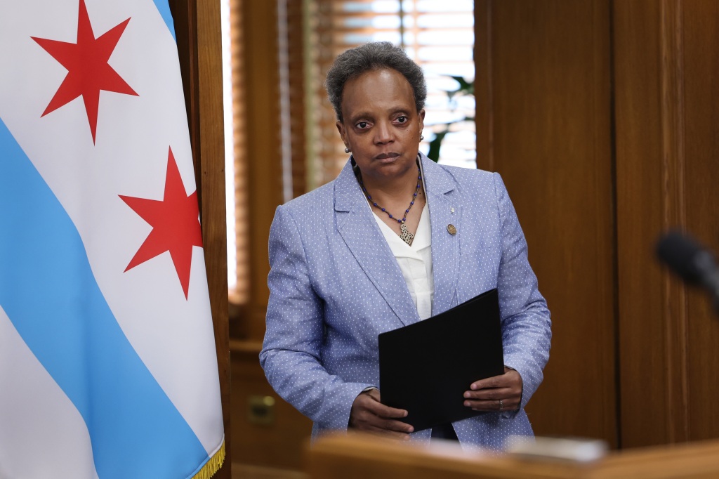 Former Chicago Mayor Lori Lightfoot lands teaching gig at Harvard after leaving office