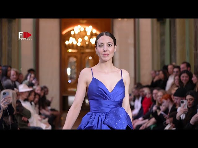 KAREN BELTRÁN Flying Solo Fall 2023 Paris - Fashion Channel