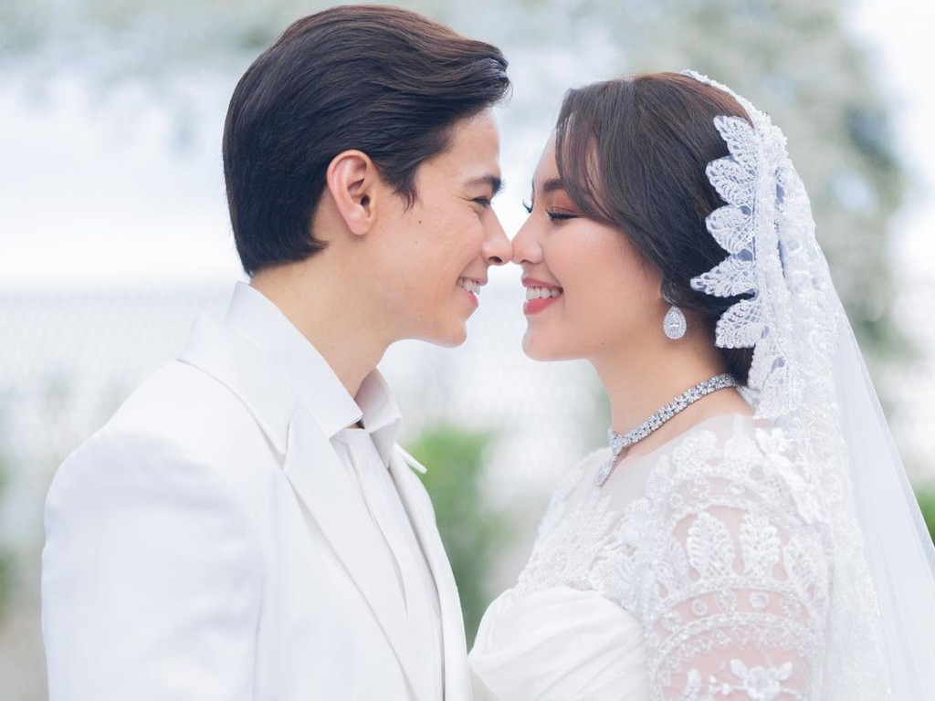 Janna Nick is one elated bride in new pics