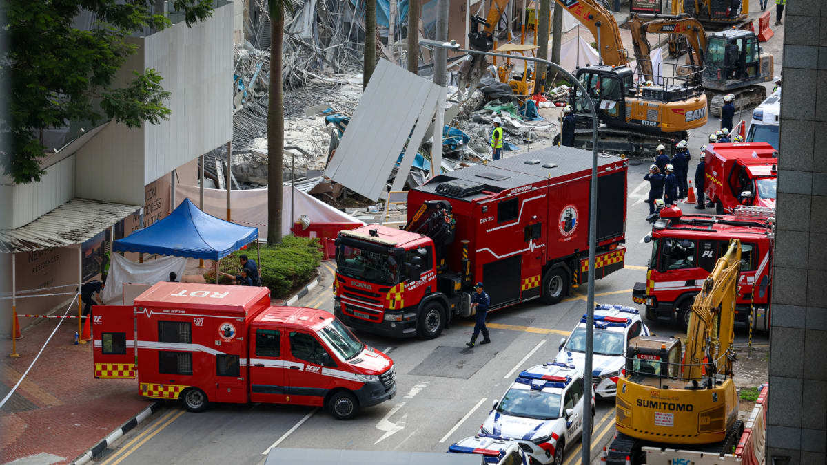 Office workers describe feeling tremors, hearing 'exceptionally loud' crash as concrete wall at Tanjong Pagar site collapsed, killing worker